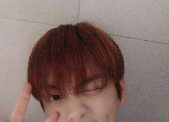 [新闻]190623 TXT成员在推特上的可爱互动小男孩之间的友情～在录音？！